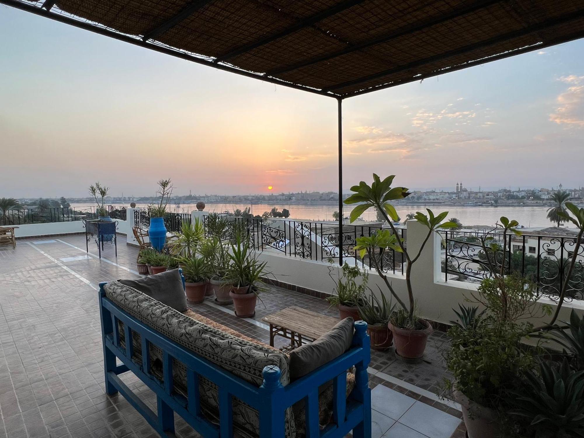 Harmony House Luxor Hotel ภายนอก รูปภาพ