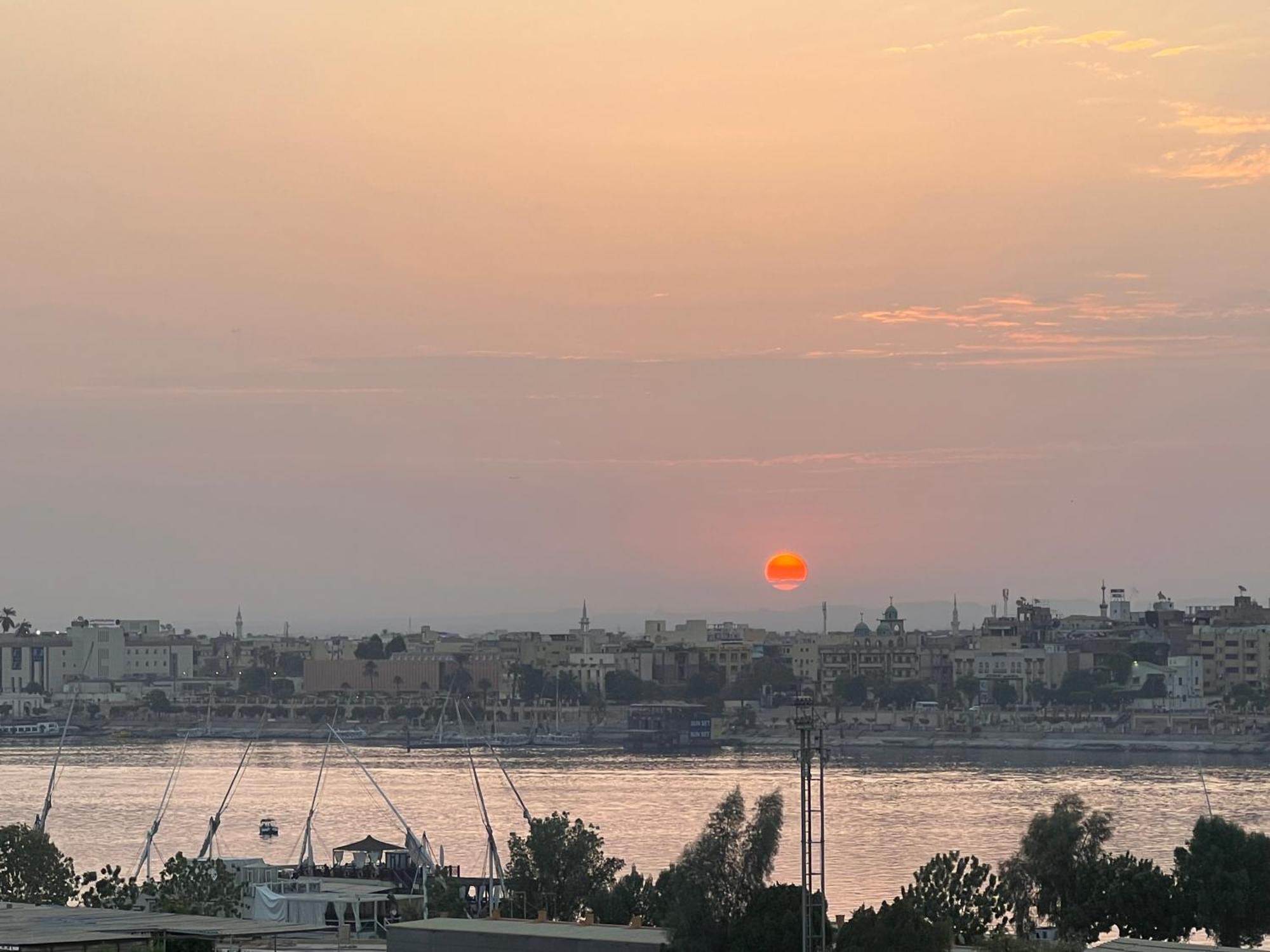 Harmony House Luxor Hotel ภายนอก รูปภาพ